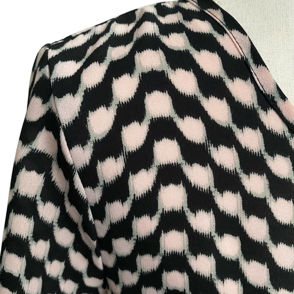 Pleione Black Pink Geometric Print High-Low Blouse Small Scoop Neck - Picture 4 of 12